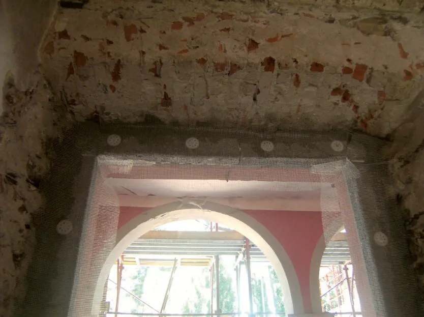 SMARTBLOCK blocks around an arched window at Villa Matilde, Belgirate