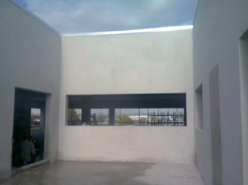 Internal SMARTBLOCK wall with a ribbon window, Piacenza